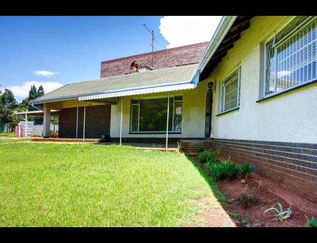 4 BEDROOM PROPERTY TO RENT IN MONTGOMERY PARK